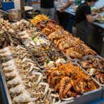 영덕대게축제 푸드존에서 제공되는 다양한 대게 요리들이 진열된 모습