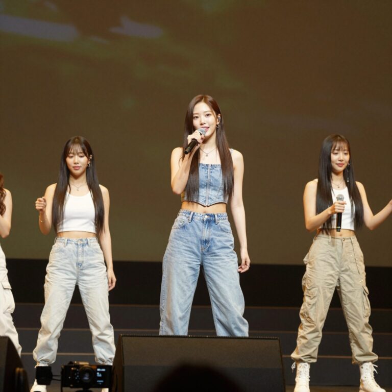 2026 MyK FESTA 공연 무대에서 라이즈가 공연하고 있는 모습